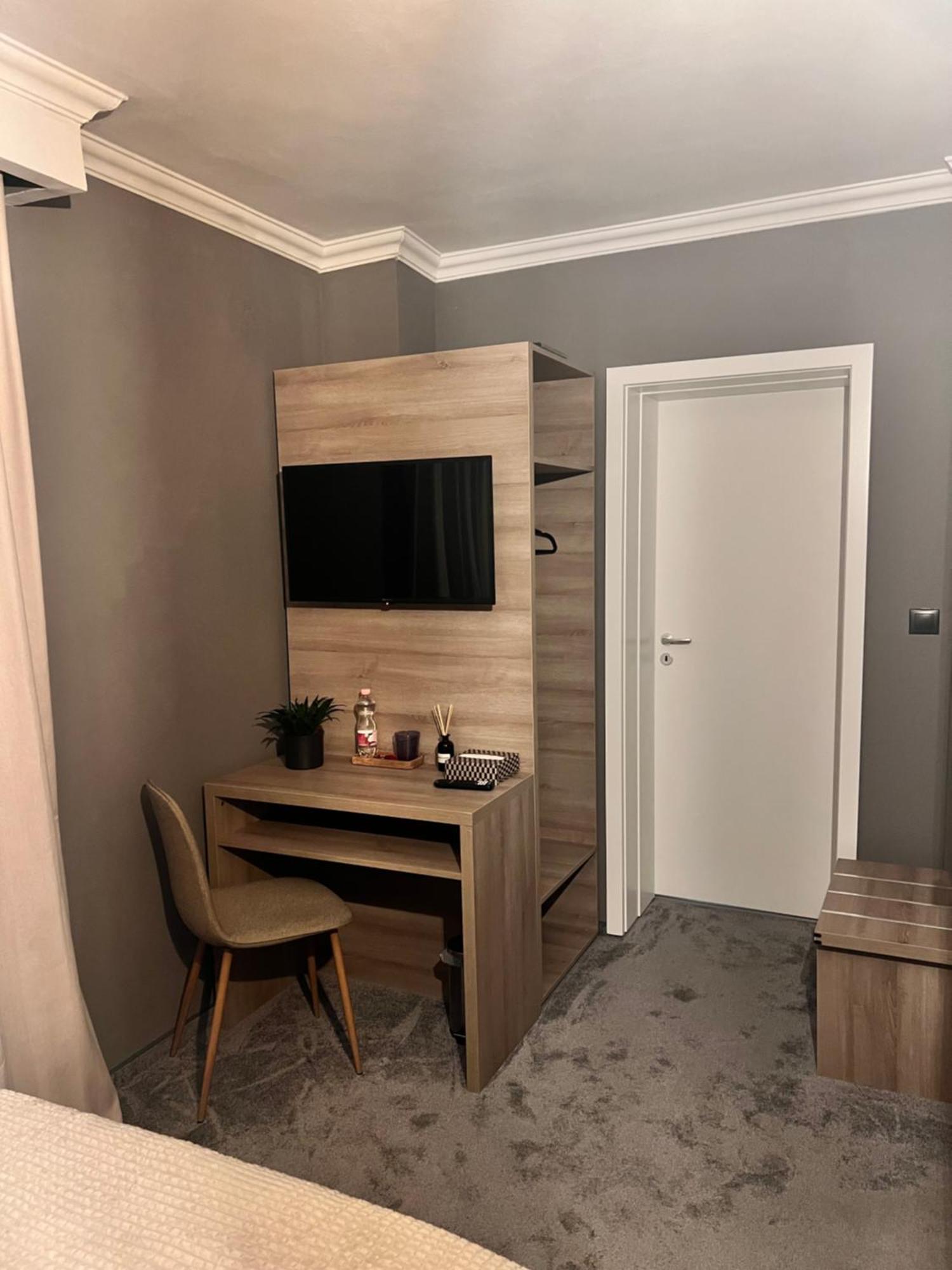 Hotel Coco Timişoara Buitenkant foto